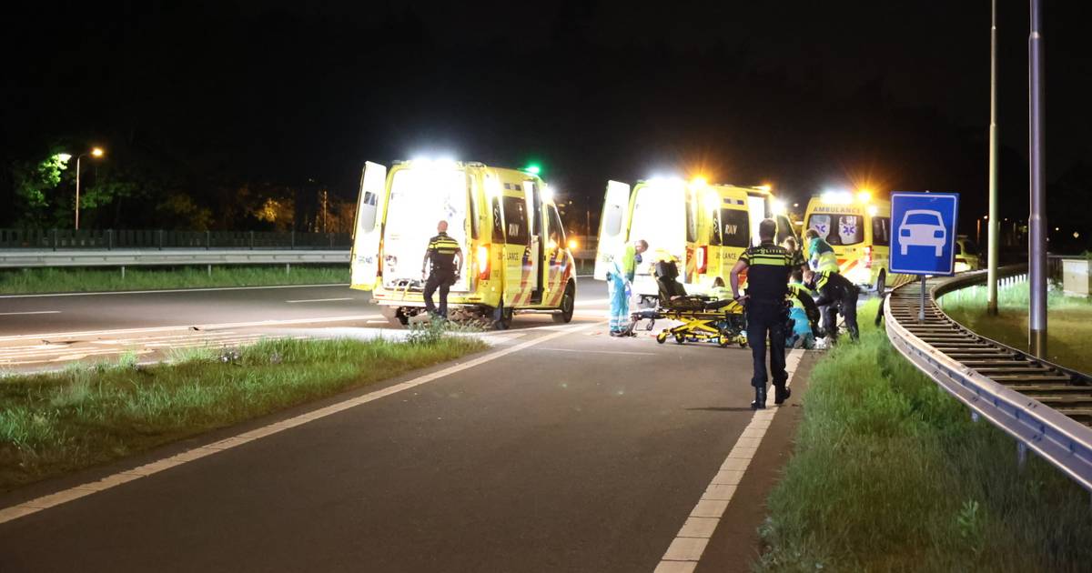 Twee mensen aangereden op Midden-Brabantweg bij Loon op Zand.