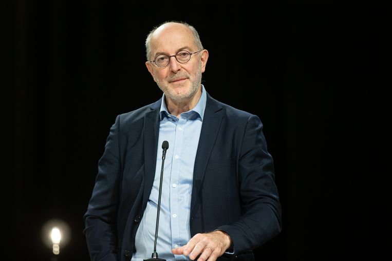 Epidemioloog Pierre Van Damme (UAntwerpen). 'We weten op dit ogenblik niet hoe die nieuwe besmettingen opgelopen worden.' Beeld BELGA