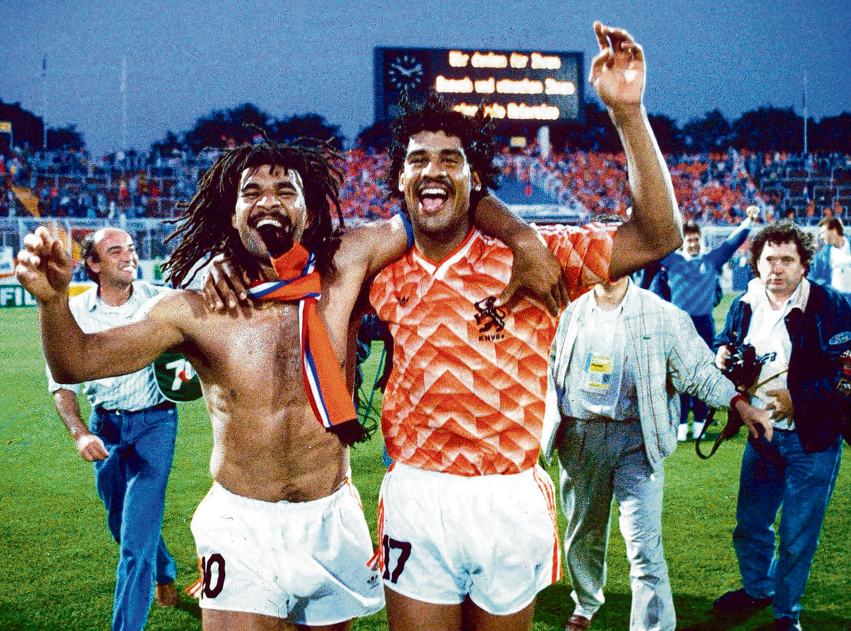 ‘De eerste ooit’ met Ruud Gullit ‘Verstappen kan zich zó goed afsluiten, Van Basten had dat ook