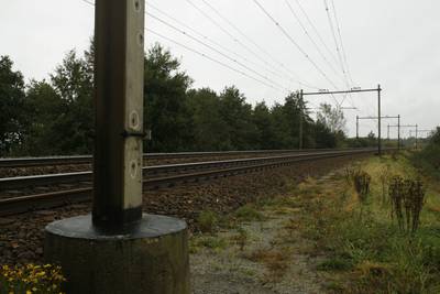 'Spoorpaal met kogelgaten van treinkaping is rijksmonument'