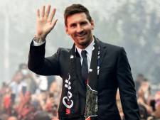 Lionel Messi accueilli comme un Prince par des centaines de supporters au Parc