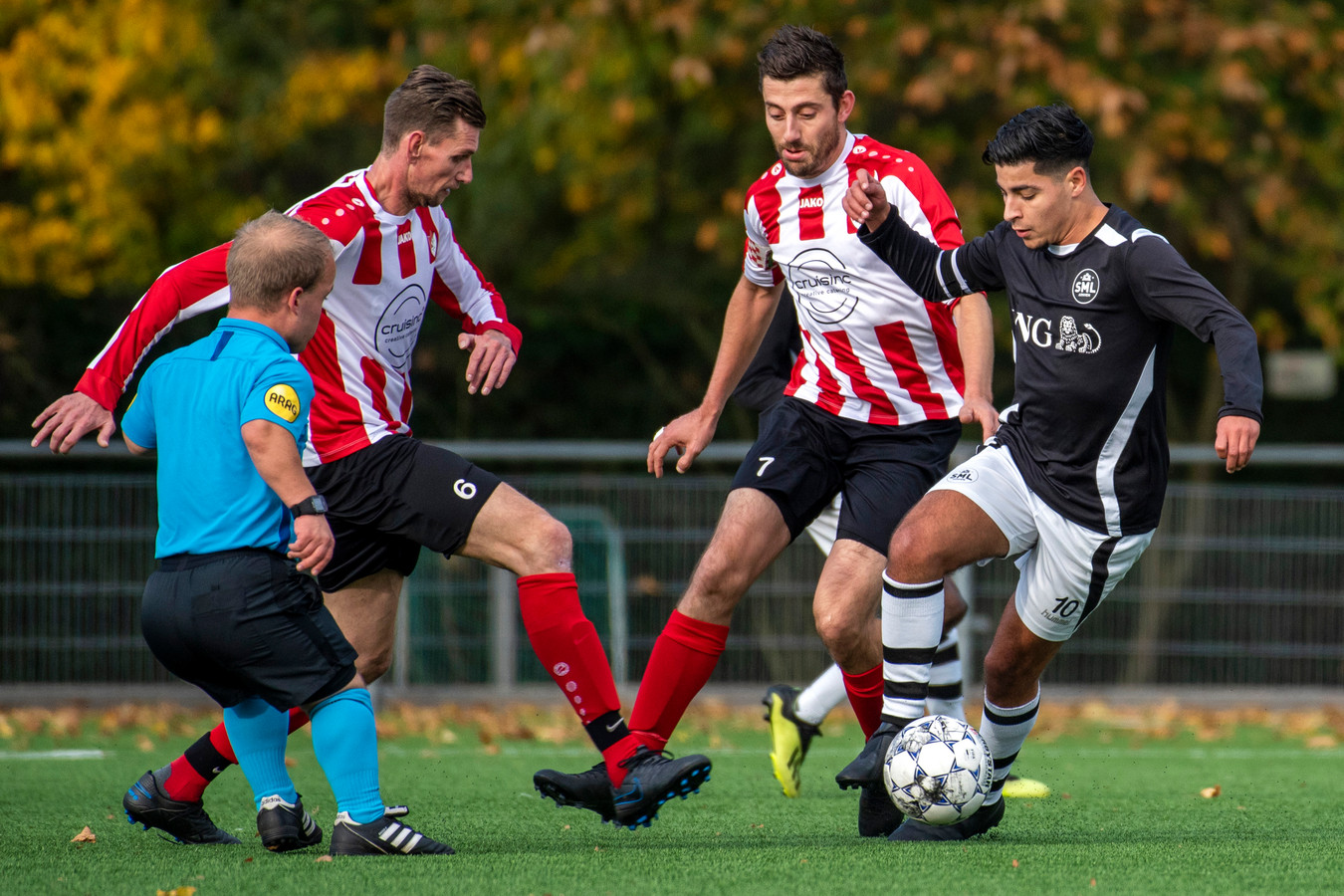 De spits die geen spits is, helpt SML langs Arnhemse Boys in ongelijke ...