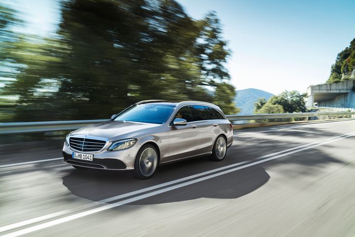 De Mercedes-Benz C-Klasse is volgens het onderzoek net zo schoon als een elektrische auto