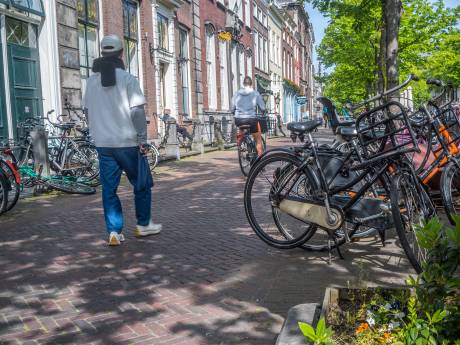 Fietsprobleem in de Delftse binnenstad? Politici zitten vol ideeën om het op te lossen