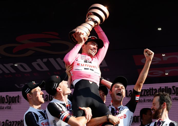 Tom Dumoulin na zijn overwinning in de Giro in 2017, het hoogtepunt uit zijn carrière.