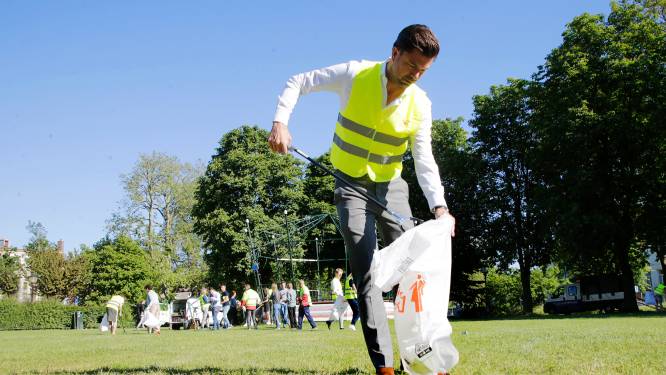 Advocaten zijn puinhoop in park beu en gaan zelf maar schoonmaken: ‘Het lijkt wel een festivalterrein’