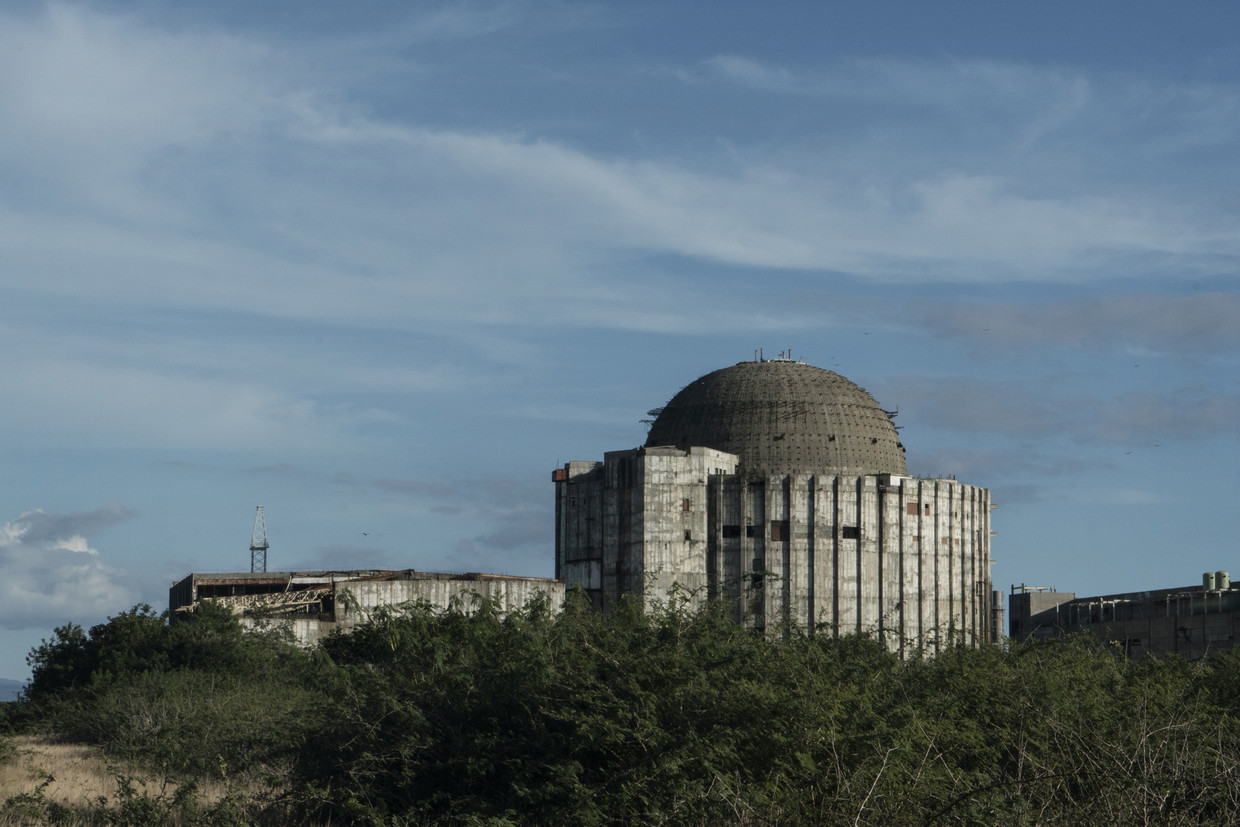 Een nooit afgewerkt kerncentrale in Cuba.