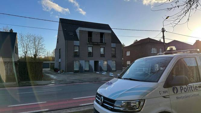 Fietsbatterij vat vuur in slaapkamer van bejaard koppel: bewoners kunnen tijdig ontsnappen