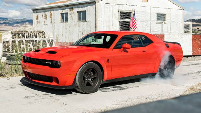 “Chief Donut Maker”: dit automerk zoekt iemand die het hele jaar door banden wil oproken tegen betaling