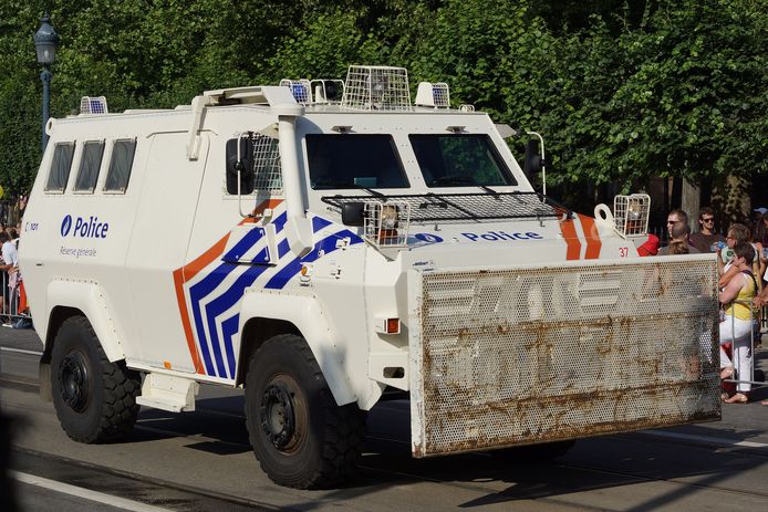 Les policiers du GOTTS conduisent généralement des voitures blindées banalisées. Néanmoins, six des accusés du procès des attentats sont transférés ces véhicules de la police fédérale.