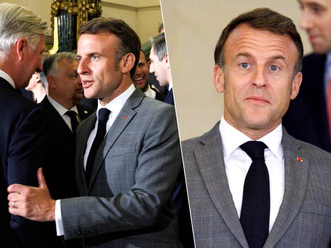 KIJK. Dit is tegen alle protocol: president Macron raakt arm van koning Filip aan bij begroeting