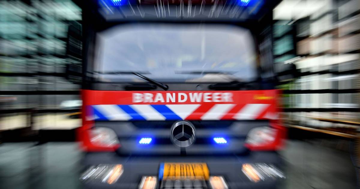 Voertuigbrand op Stationsweg in Oeffelt