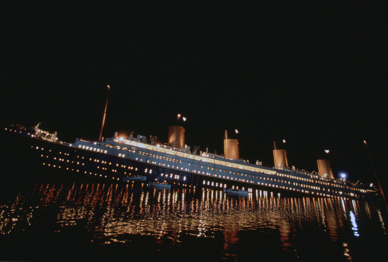 25 Feitjes Die Je Nog Niet Wist Over Titanic Kate Liet Leo Op Eerste Dag Al Borst Zien ‘om Het 