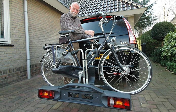 Interpunctie Bloeien operatie Enschedese fietsdrager met lift is uitkomst | Overig | tubantia.nl