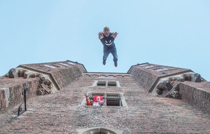 De sprong van de stuntman zag er spectaculair uit.