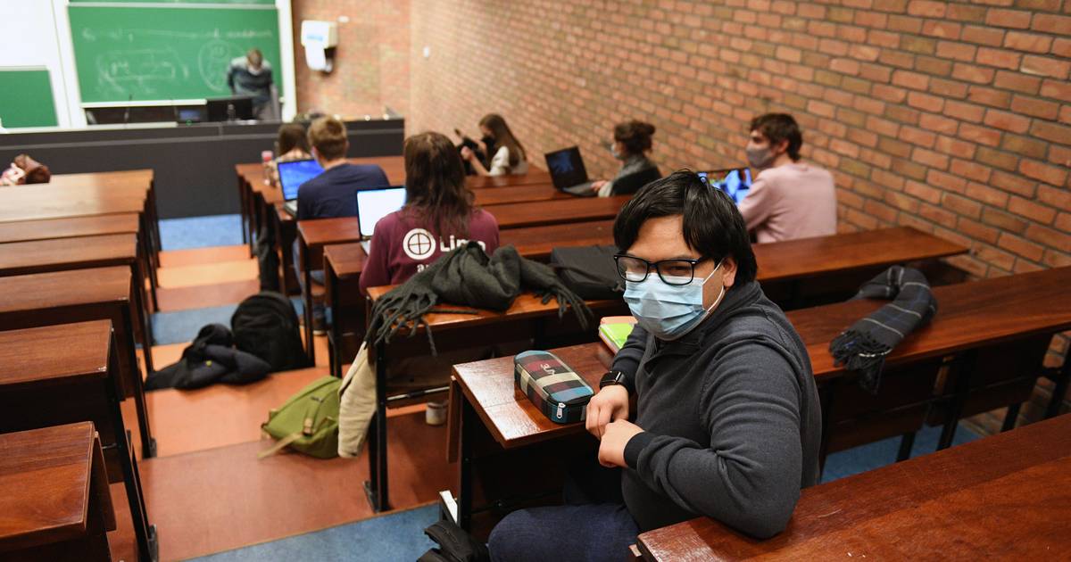 Eindelijk Weer Meer Sociaal Contact De Leuvense Studenten Zijn Blij