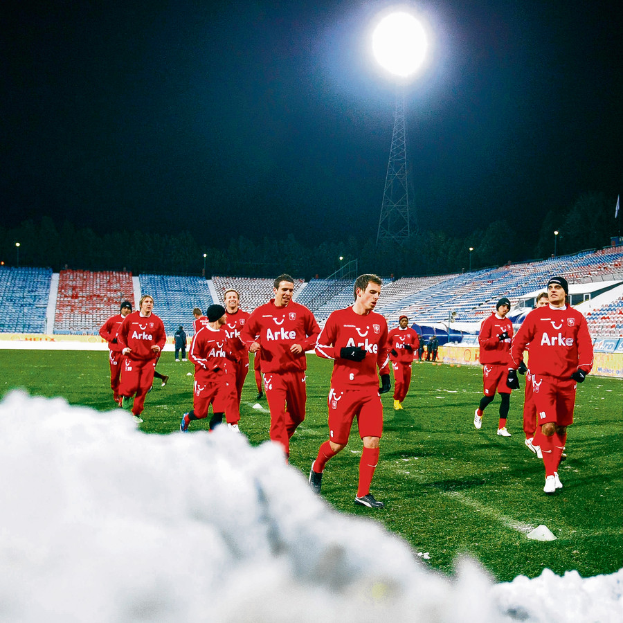 Vlammen in de kou? FC Twente kan het! | Foto | tubantia.nl