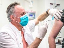 Tweede prik met Pfizer of Moderna veroorzaakt meer bijwerkingen dan de eerste (en dit is waarom)
