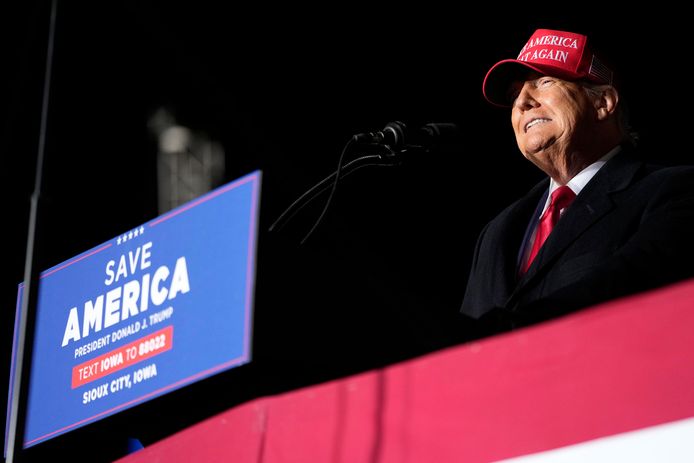 Trump deed de aankondiging donderdagavond op een Republikeins campagne-event in Sioux City, in de staat Iowa.