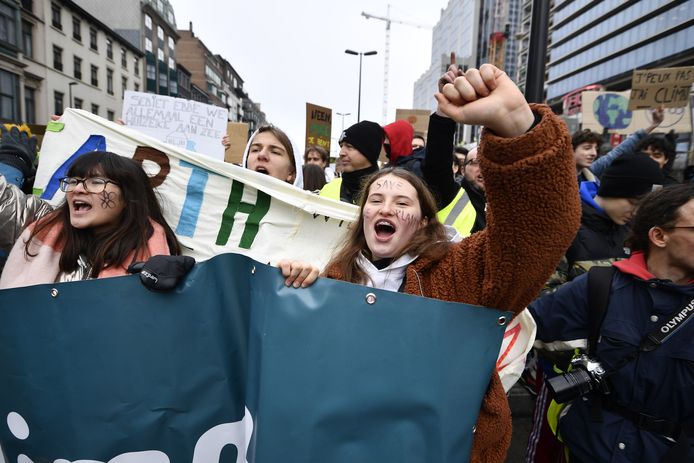 Klimaatspijbelaars stappen mee op in een betoging in Brussel (archieffoto 31 januari 2019).