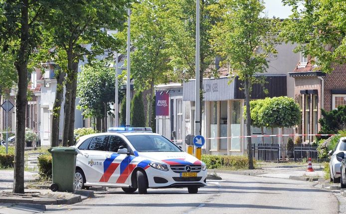 Mogelijk explosieven gevonden voor shisha lounge in Bergen op Zoom.
