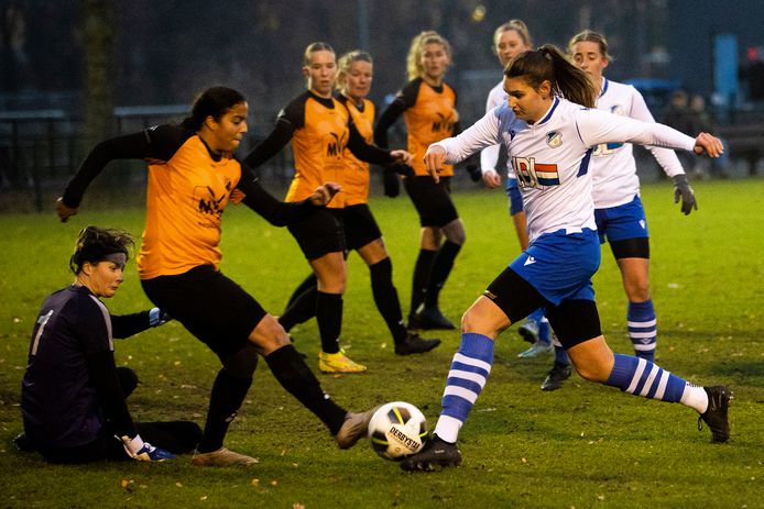 Beeld uit de wedstrijd FC Eindhoven Vrouwen - Oranje Nassau.