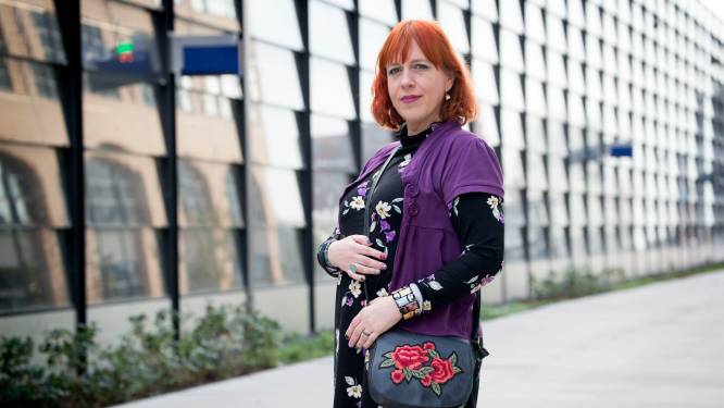 Nina’s moeder had münchhausen-by-proxy: “Ik zat jaren in rolstoel die ik niet nodig had en moest doen alsof ik ziek was”