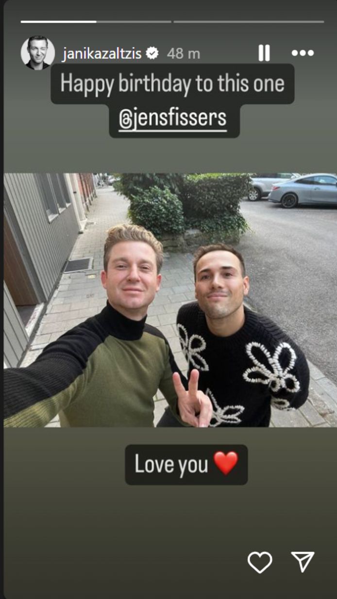 Instagram @janikazaltzis