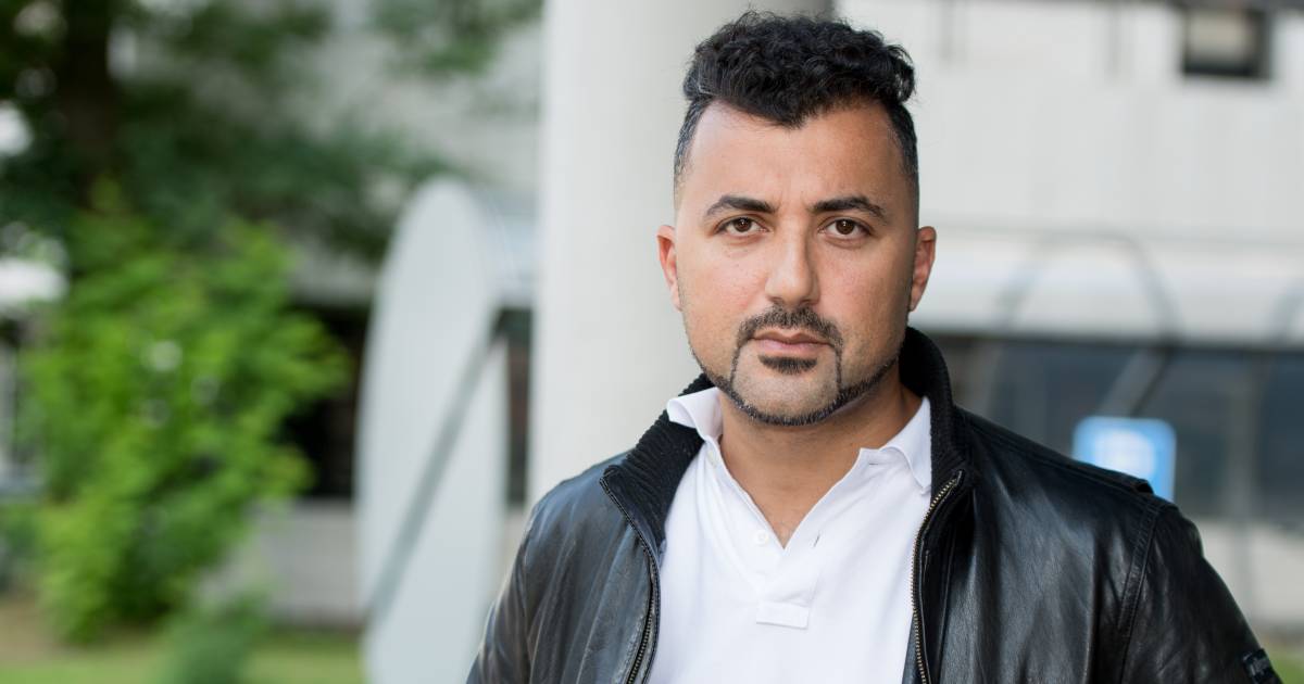 Özcan Akyol maakt nieuwe reeks Onze man in Deventer Show destentor.nl