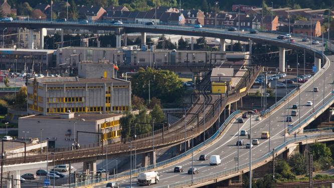 Coronavirus: des chantiers routiers stoppés ou ralentis à Couvin et à Charleroi