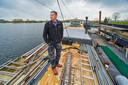 Veerman Paul van Ballegooij leeft in stilte op een boot in Alphen na het verlies van zijn vrouw.
Gijs Roozen uit Vorstenbosch maakt een documentaire over hem.