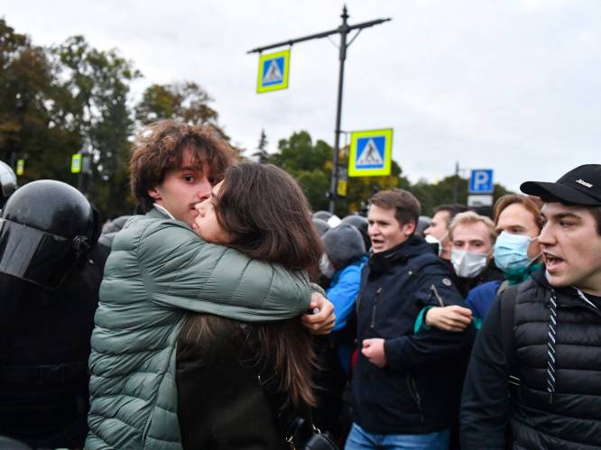 Russische jongens getuigen: “Wanneer de oproepingsbrief komt, zijn er twee opties: je verstoppen of sterven”