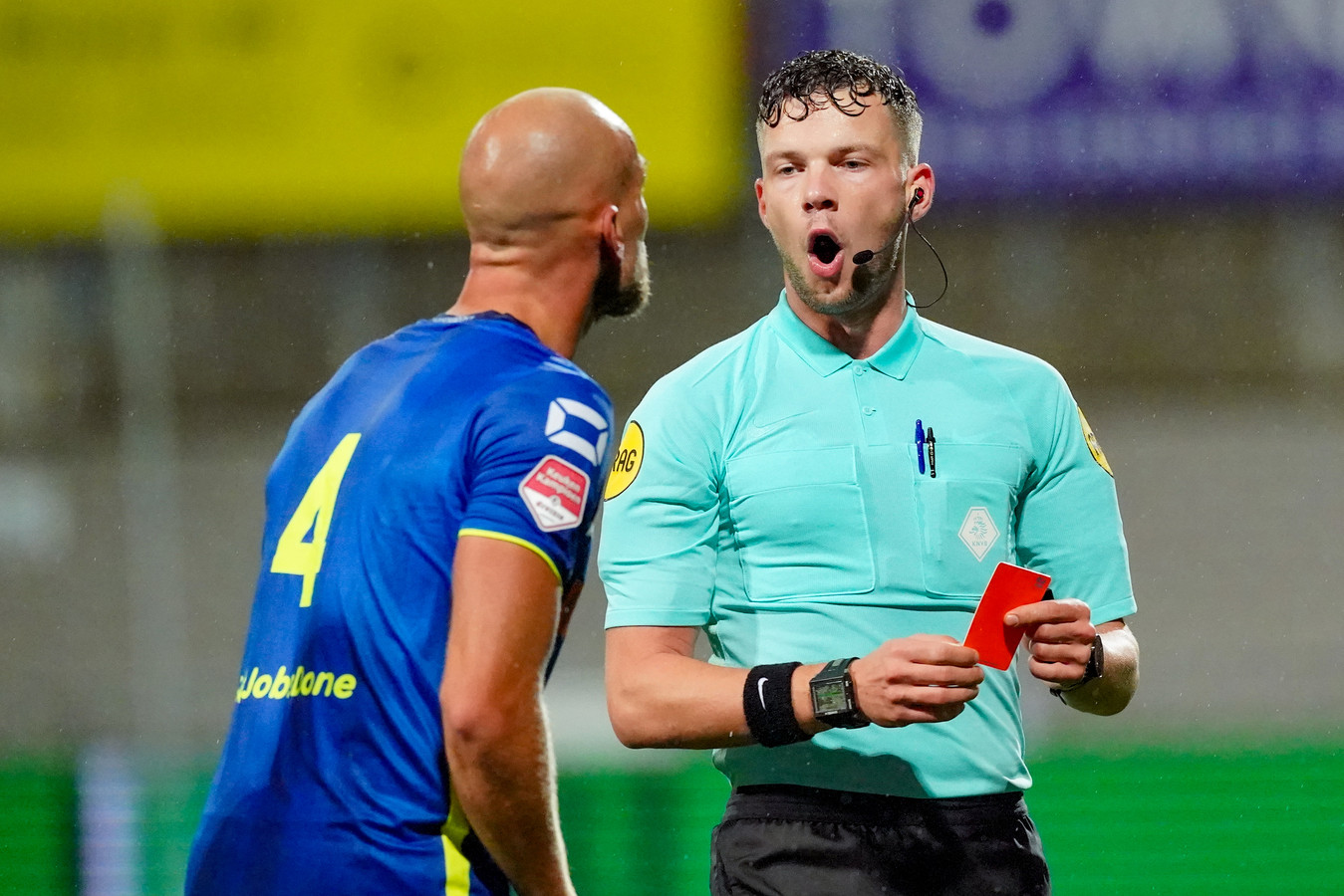 Tienkoppig TOP Oss uit het veld geslagen tegenover MVV Foto bd.nl