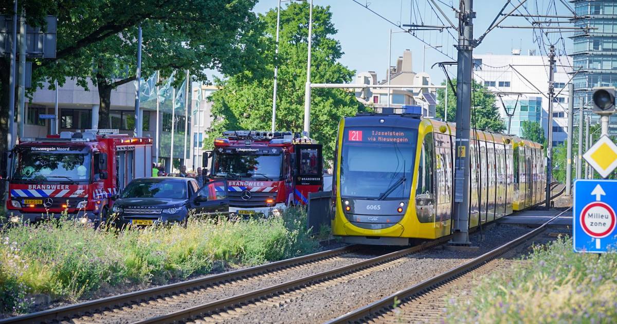 Persoon overleden bij ongeluk met tram in Utrecht, veel mensen getuige.
