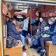 Amsterdammers rijden bussen hulpgoederen naar Oekraïne en nemen vluchtelingen mee terug