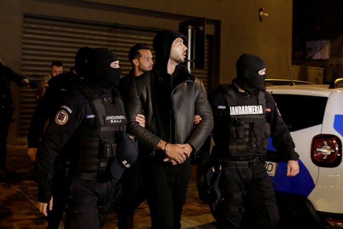 Andrew en Tristan Tate bij hun arrestatie in Roemenië.