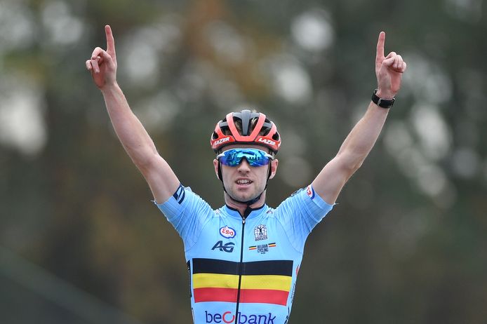 Belgian Eli Iserbyt celebrates as he crosses the finish line to win the men elite race at the European Championships cyclocross cycling in 's-Hertogenbosch, The Netherlands, Sunday 08 November 2020.
BELGA PHOTO DAVID STOCKMAN