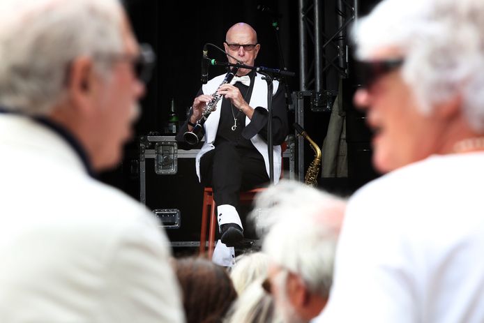 Dirty Dozen op het terras bij Ingenhousz.