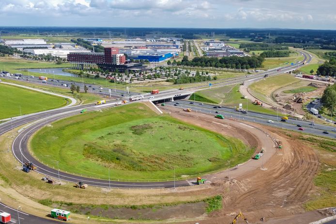 Overzicht van de afsluitende werkzaamheden dit weekeinde bij het nieuwe knooppunt van de N340 en de A28 bij het Zwolse bedrijventerrein Hessenpoort.