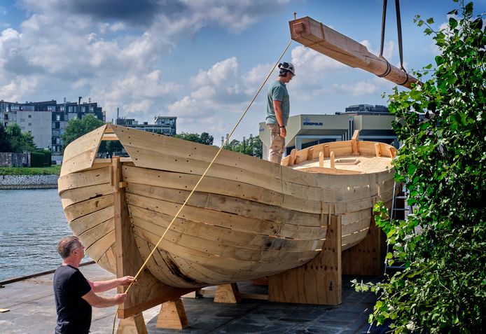 Het schip dat over een paar weken door de straten van Dordrecht gesleept zal worden.