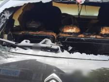 ‘Kort lontje’ van de onderbuurman: auto gaat in vlammen op door molotovcocktail