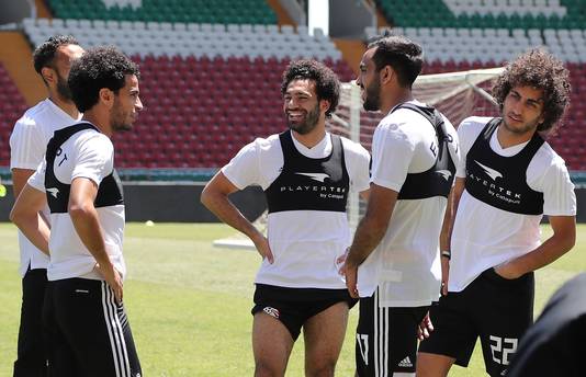 Mo Salah (midden) traint voor het eerst weer mee bij Egypte.