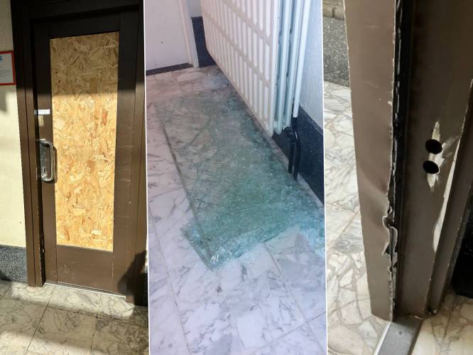 “Pardon, maar wie gaat die 9.000 euro betalen?”: politie beukt inkomdeur flatgebouw in, maar wuift rekening weg