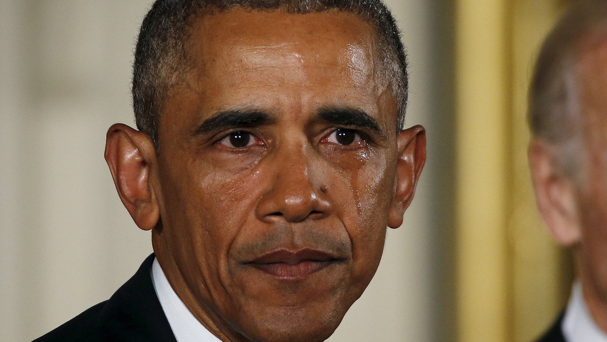President Barack Obama zichtbaar geëmotioneerd tijdens zijn pleidooi voor strengere richtlijnen voor de verkoop van vuurwapens in de VS. Beeld REUTERS