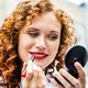 Nu we geen mondmasker meer dragen: Franse lippenstiftverkoop schiet de hoogte in