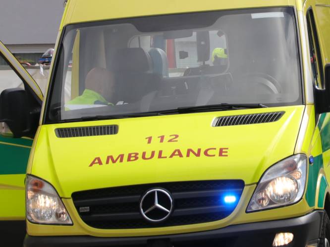Twee personen gewond bij botsing in Ginderbroek