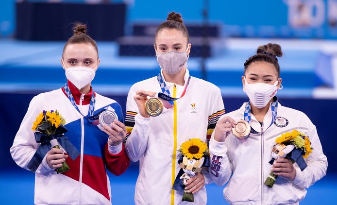 Anastasiia Ilankova, Nina Derwael en Sunisa Lee.