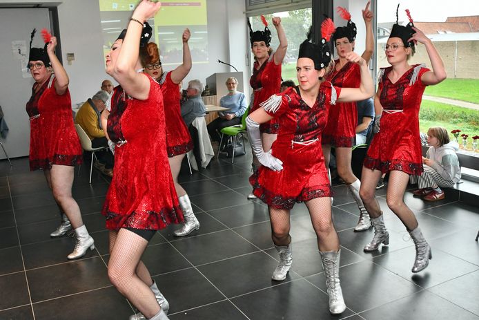 Les Figurettes Fénoménales geven er de brui aan.  Hier een sfeerbeeld uit 2021.