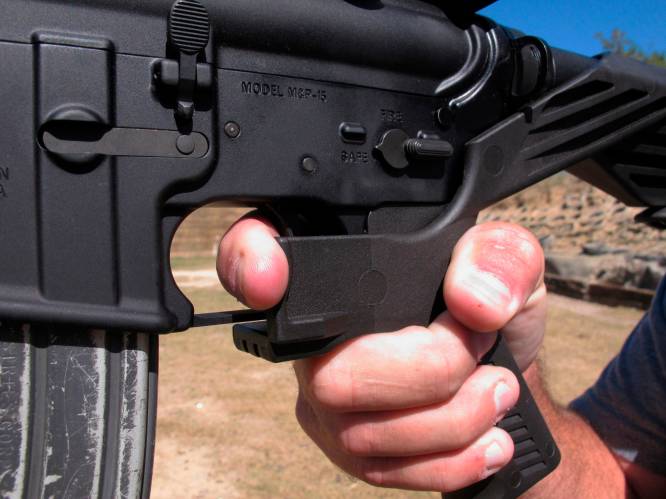 Uitvinder en marktleider stopt met verkoop van obscuur accessoire dat wapen transformeert in machinegeweer