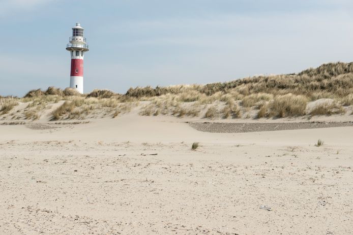 Kust strand Nieuwpoort havengeul, pier vuurtoren